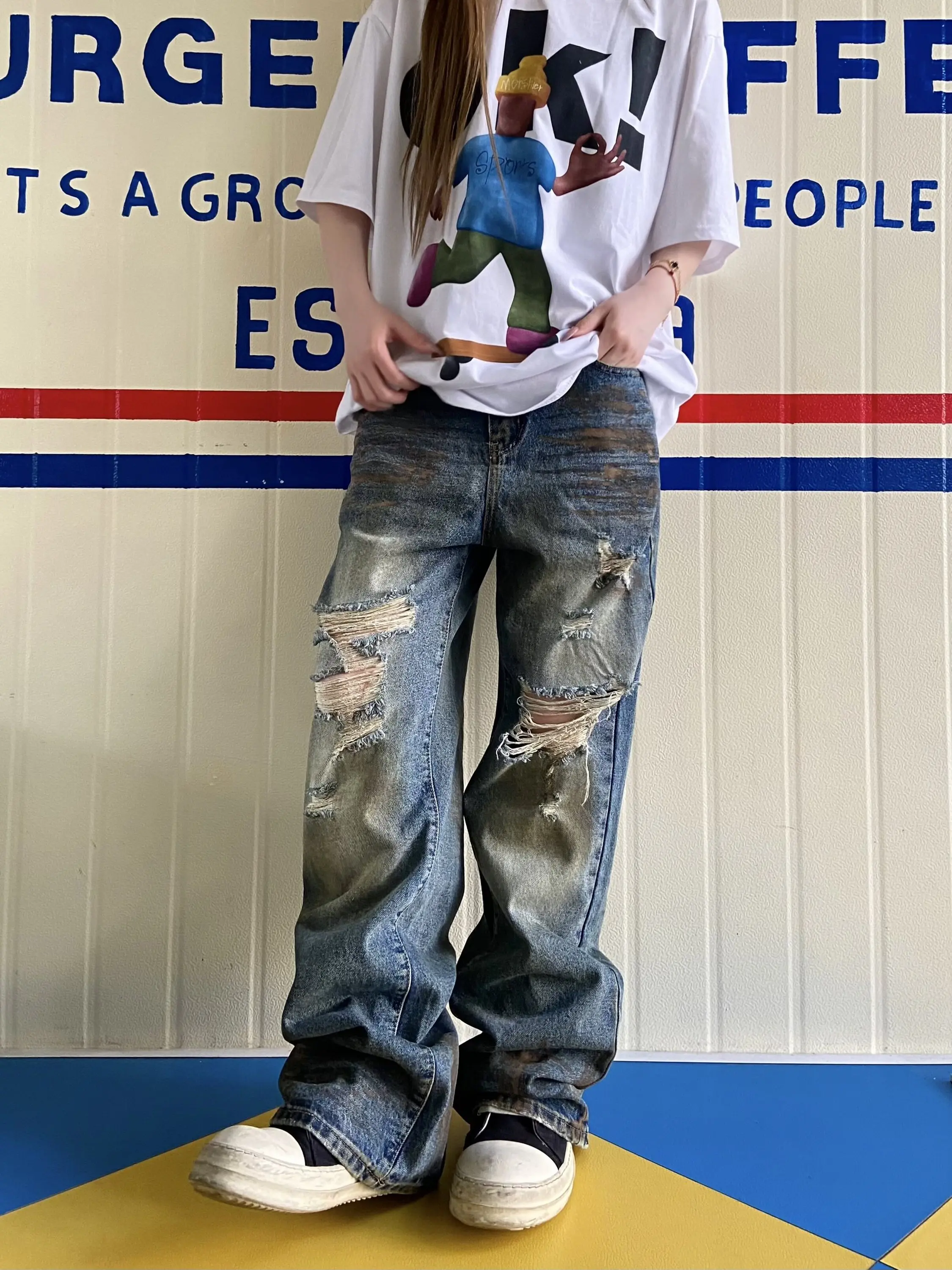 American High Street Vibe Retro Apocalyptic Style Spray Dirty Jeans Unisex High Fashion Versatile Design Long Pants
American High Street Vibe Retro Apocalyptic Style Spray Dirty Jeans Unisex High Fashion Versatile Design Long Pants