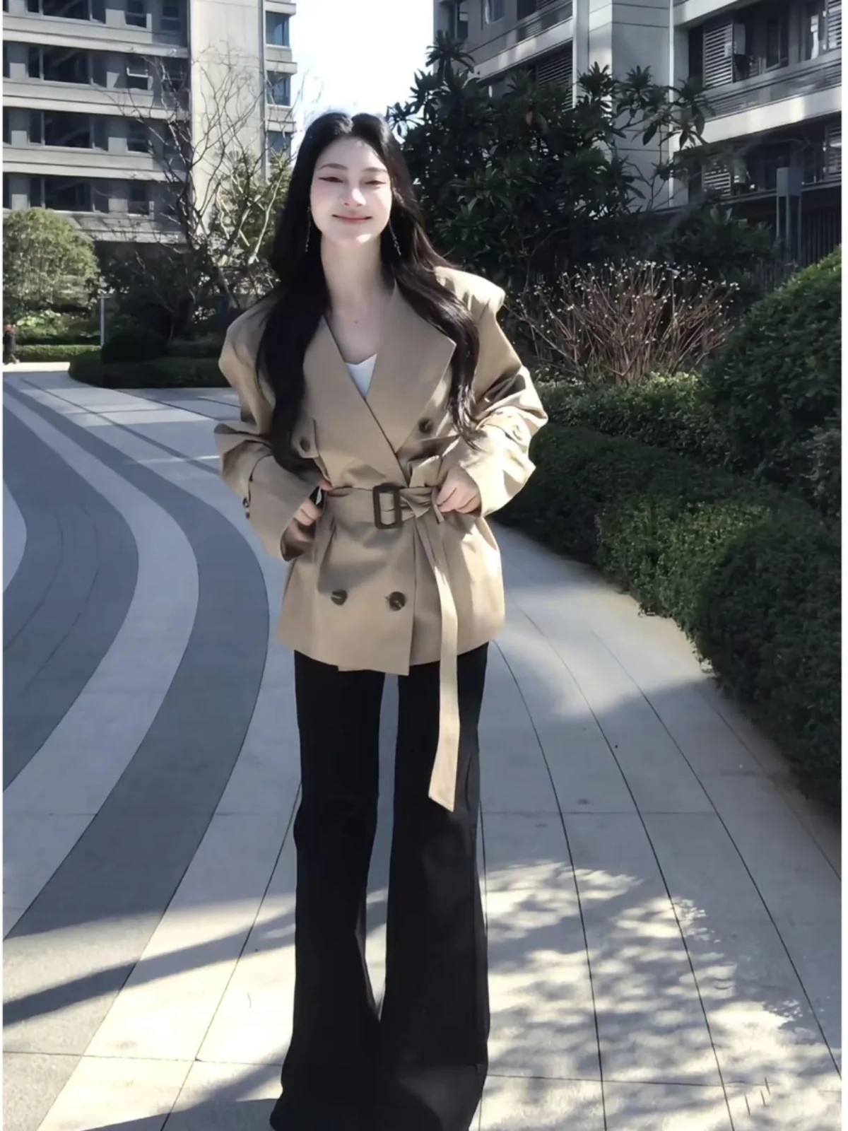 Trench Long Coat Woman Womens Waterproof Raincoat Casual Basic Outdoors Lightweight Drawstring Hiking Clothes Fashion Belt
Trench Long Coat Woman Womens Waterproof Raincoat Casual Basic Outdoors Lightweight Drawstring Hiking Clothes Fashion Belt