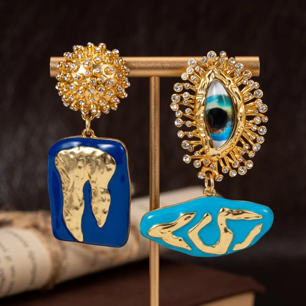 Chakra Balancing Retro Earrings – Schiaparelli Evil Eye Enamel Design for Solar Plexus Activation & Attracting Confidence
Chakra Balancing Retro Earrings – Schiaparelli Evil Eye Enamel Design for Solar Plexus Activation & Attracting Confidence