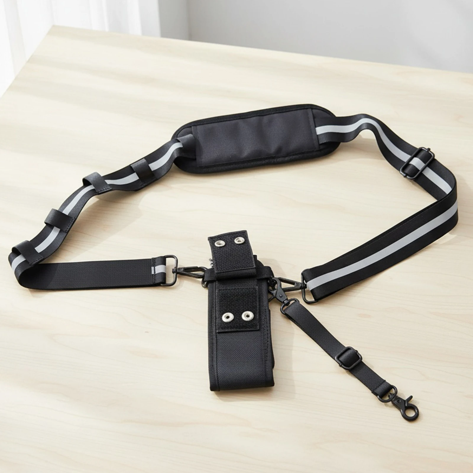 Крепление для пояса с защитой от смещения для рации с светоотражающими полосами 3M для служб экстренной помощи, спасателей, пожарных и полиции
Крепление для пояса с защитой от смещения для рации с светоотражающими полосами 3M для служб экстренной помощи, спасателей, пожарных и полиции