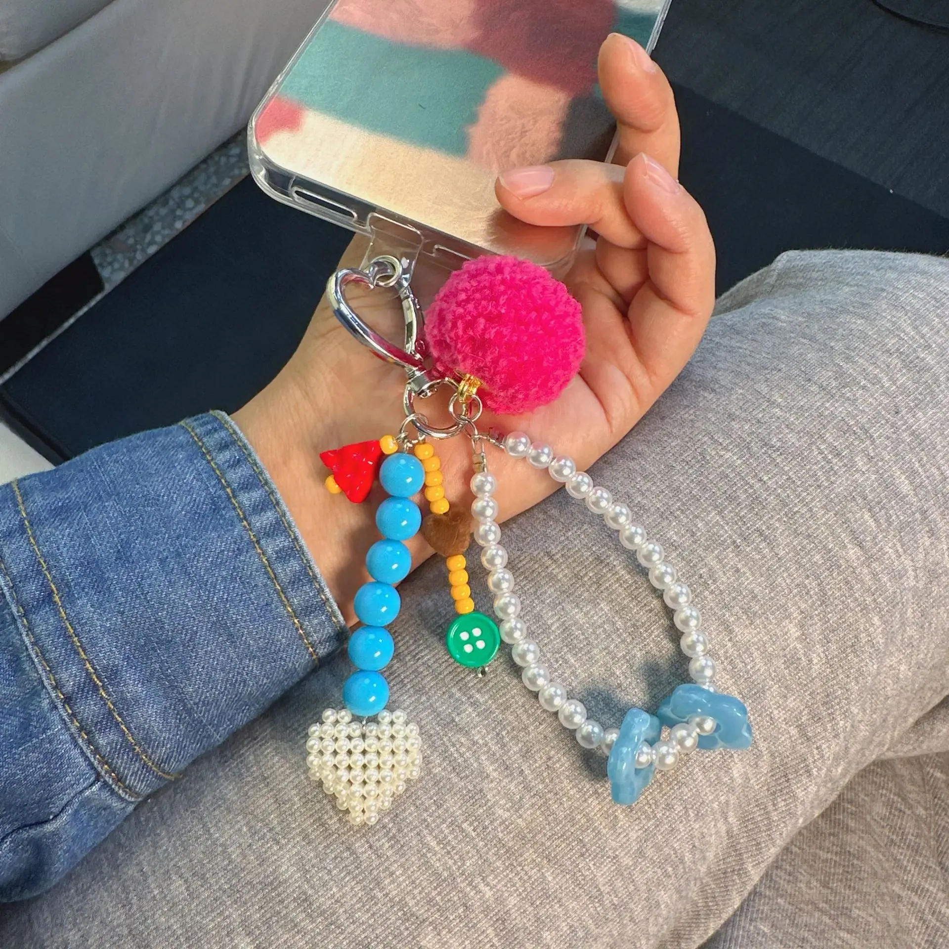Y2k Dopamine-Colored Beaded Keychain Cute Heart Bag Pendant 3D Creative Cartoon Keyring Anti-Lost Mobile Phone Lanyard Strap
Y2k Dopamine-Colored Beaded Keychain Cute Heart Bag Pendant 3D Creative Cartoon Keyring Anti-Lost Mobile Phone Lanyard Strap