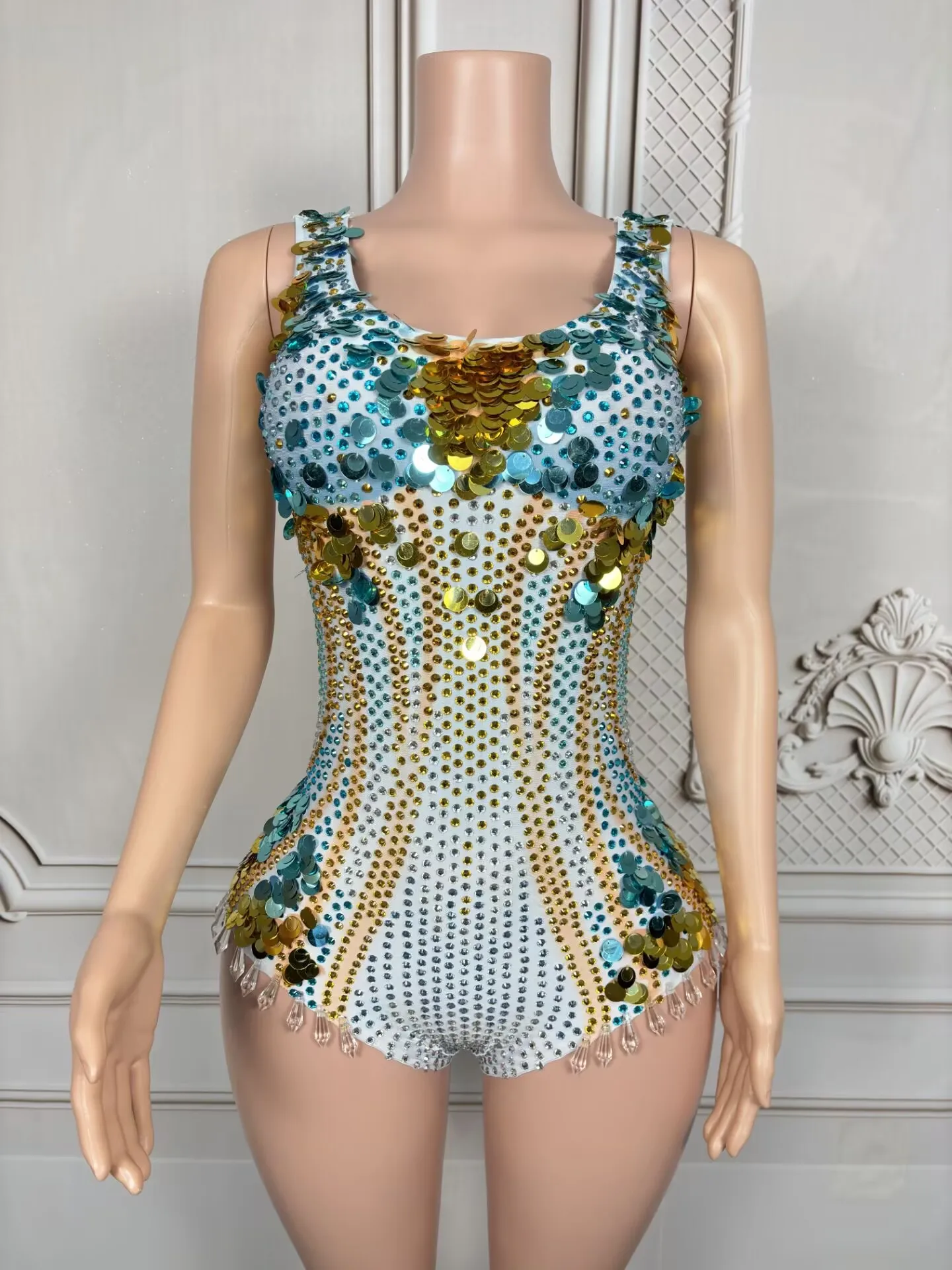 European and American Star Smould Concert Peripheral Costumes Sexy Hot Girls Fashion Party Bar Disco Girl Group Singing Costumes
European and American Star Smould Concert Peripheral Costumes Sexy Hot Girls Fashion Party Bar Disco Girl Group Singing Costumes