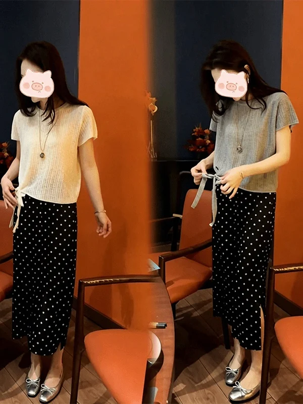 Summer New Korean Style Lazy Fashion round Neck Knitted Short Sleeve Top High Waist Polka Dot Skirt Two Piece Set Casual Wear
Summer New Korean Style Lazy Fashion round Neck Knitted Short Sleeve Top High Waist Polka Dot Skirt Two Piece Set Casual Wear