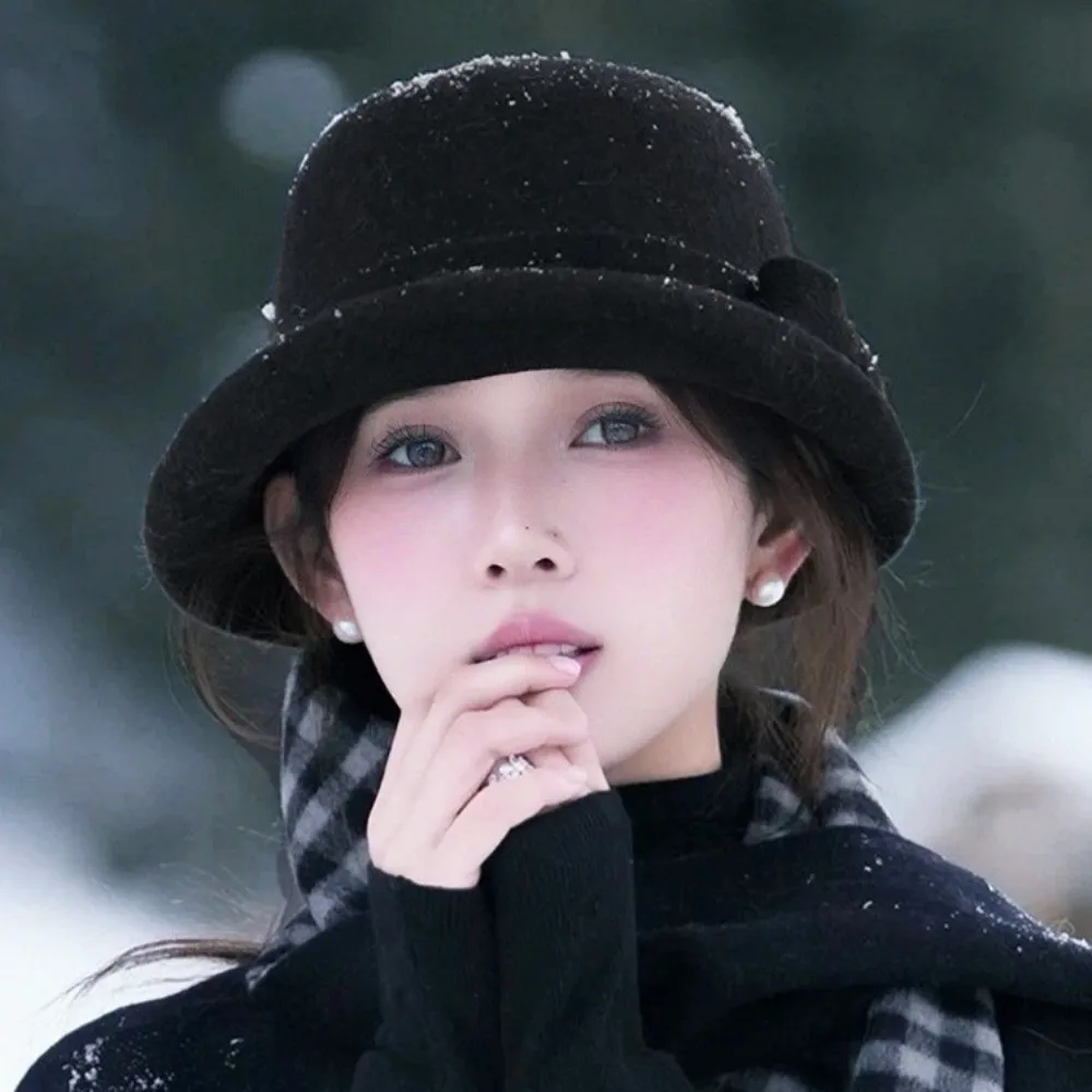 Elegant Vintage Looking Woolen Rolled Edge Cap Versatile Bow British Top Hat Beret Warmer Woolen Formal Hat Fashion Show
Elegant Vintage Looking Woolen Rolled Edge Cap Versatile Bow British Top Hat Beret Warmer Woolen Formal Hat Fashion Show