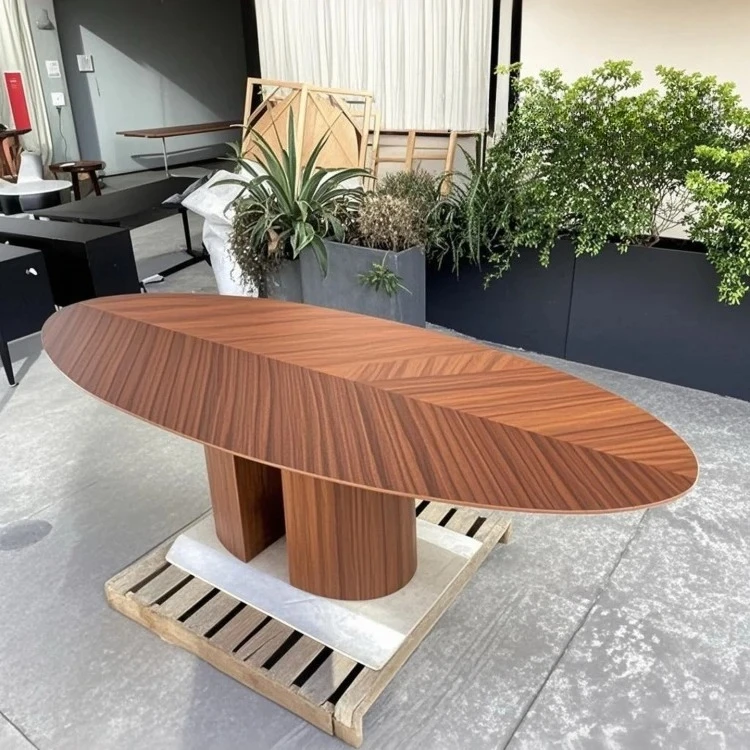 Italian dining table oval all solid wood special-shaped villa high-end designer minimalist light luxury tea table
Italian dining table oval all solid wood special-shaped villa high-end designer minimalist light luxury tea table