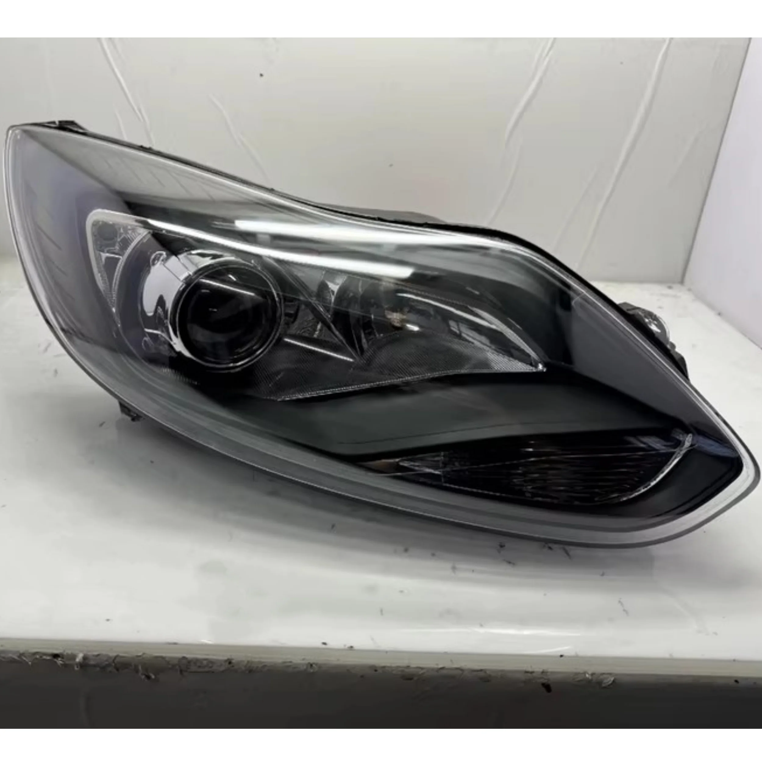 Светодиодные фары в сборе для Ford Focus 12-14, модифицированные фары DRL, дневные ходовые огни, дальний ближний свет
Светодиодные фары в сборе для Ford Focus 12-14, модифицированные фары DRL, дневные ходовые огни, дальний ближний свет