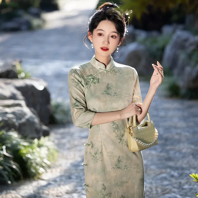 Длинный стиль, осень 2023, новое платье Ципао с улучшенным женским темпераментом в стиле ретро, повседневное элегантное платье с рукавами семь четвертей
Длинный стиль, осень 2023, новое платье Ципао с улучшенным женским темпераментом в стиле ретро, повседневное элегантное платье с рукавами семь четвертей