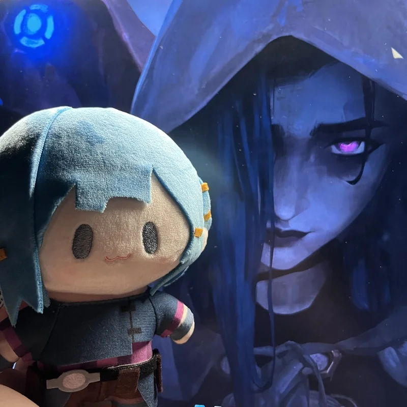 В наличии подлинный подлинный порошок серии Arcane League Of Legends Cuter 15 см Плюшевая кукла 35 см Jinx, плюшевый рюкзак в подарок
В наличии подлинный подлинный порошок серии Arcane League Of Legends Cuter 15 см Плюшевая кукла 35 см Jinx, плюшевый рюкзак в подарок