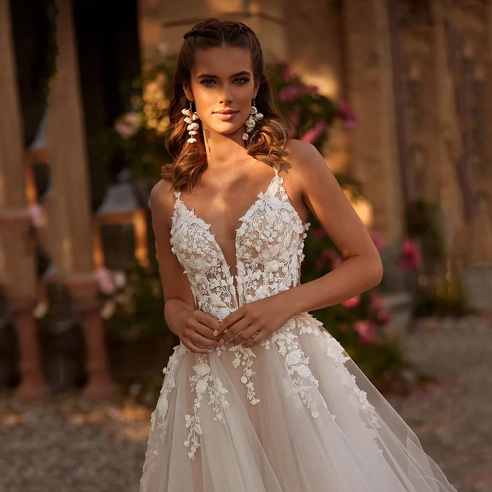 Customized Boho Luxury Wedding Dresses 2025 Backless Lace Appliques Bridal Dress Women V Neck Princess Brides Wedding Gown
Customized Boho Luxury Wedding Dresses 2025 Backless Lace Appliques Bridal Dress Women V Neck Princess Brides Wedding Gown