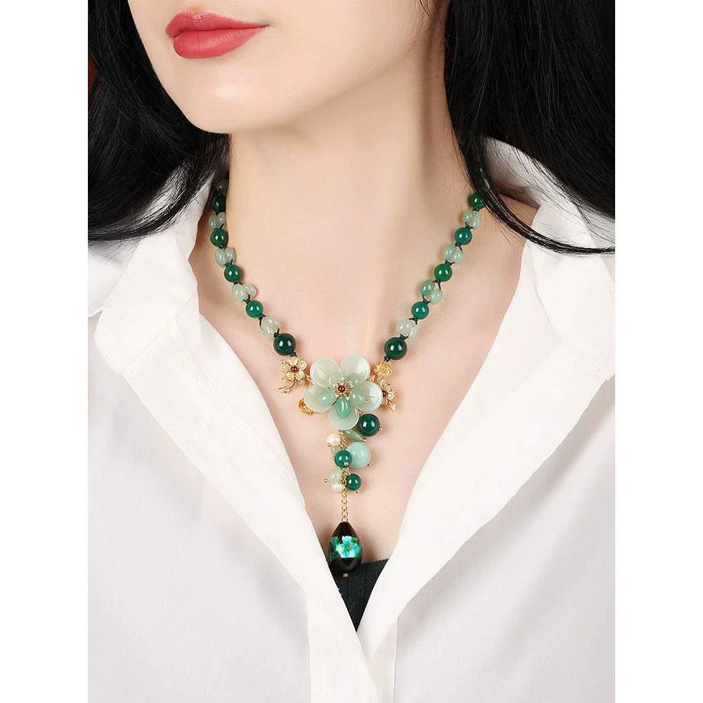 lVintage necklace, clothing accessories, women's collarbone chain, glass pendant decorations
lVintage necklace, clothing accessories, women's collarbone chain, glass pendant decorations