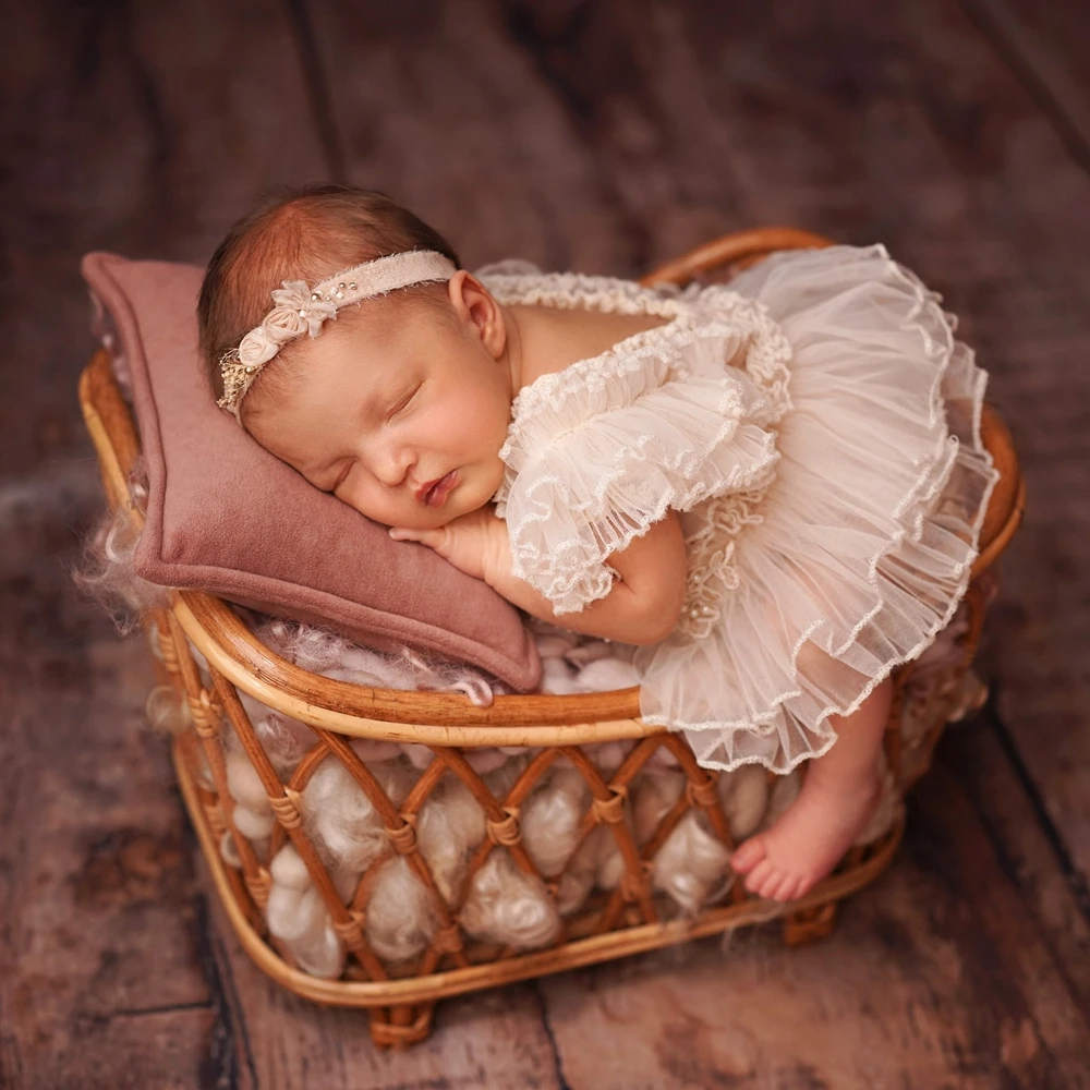 Newborn Photo Outfit Beige Lace Tulle Dress Baby Photography Costume Elegant Style Infant Photoshoot Props 0-3 Months
Newborn Photo Outfit Beige Lace Tulle Dress Baby Photography Costume Elegant Style Infant Photoshoot Props 0-3 Months