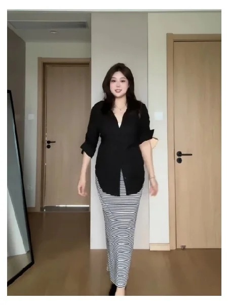 plus Size V-Neck Tie Waist Shirt And Skirt Two-Piece Set Fashionable Slim Fit French Style Casual Wear for Women
plus Size V-Neck Tie Waist Shirt And Skirt Two-Piece Set Fashionable Slim Fit French Style Casual Wear for Women