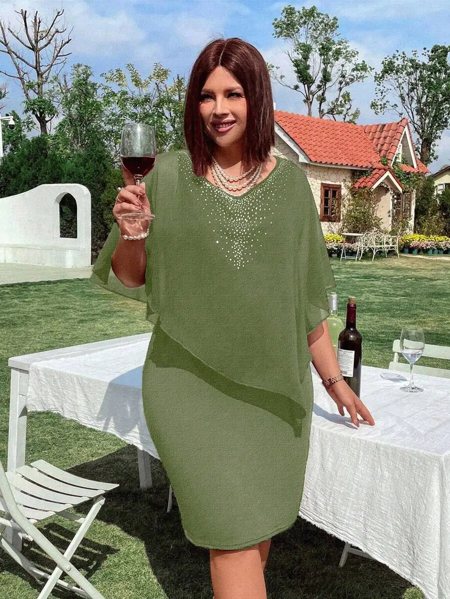 Plus Size Knit Chiffon Rhinestone V-Neck Short Sleeve Bodycon Dress
Plus Size Knit Chiffon Rhinestone V-Neck Short Sleeve Bodycon Dress