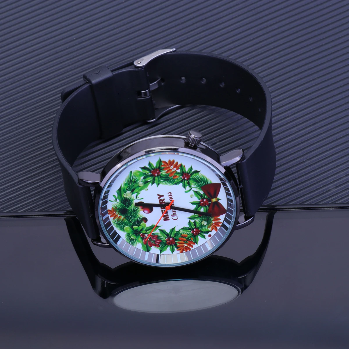 Christmas Wreath Quartz Watch Fashion Cartoon Wristwatch Adjustable Elegant Durable Gift for Men Women Birthday Valentine's Day
Christmas Wreath Quartz Watch Fashion Cartoon Wristwatch Adjustable Elegant Durable Gift for Men Women Birthday Valentine's Day