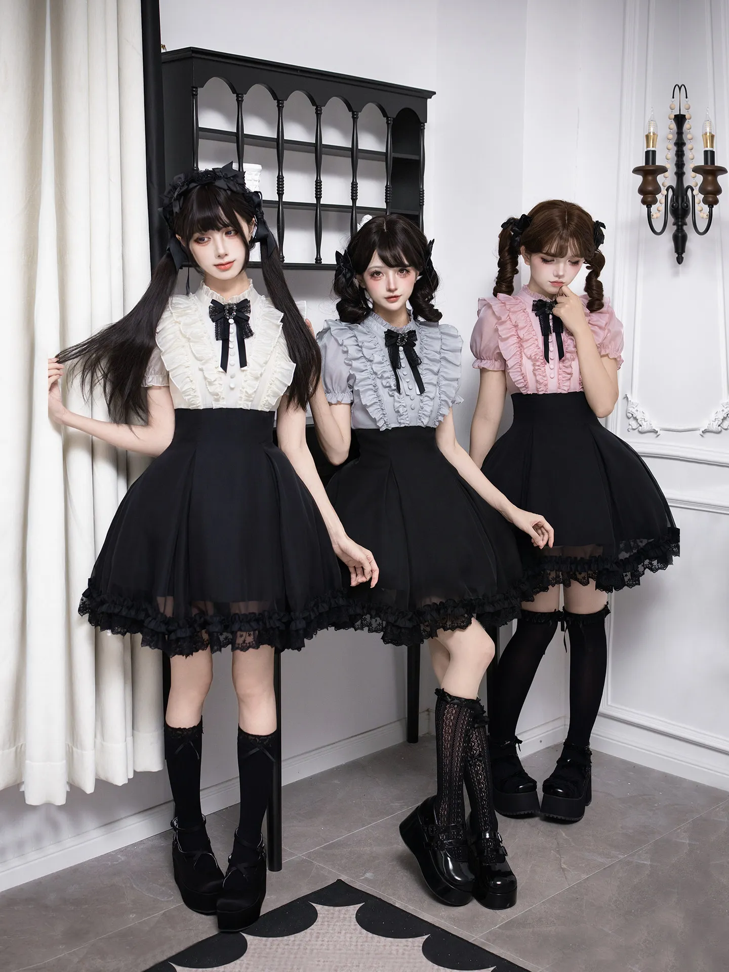 With Puji "lola Miss · Kiss Snow" Lolita Dress Fake Two-piece Color Block Jsk With Bow Sweet Short Summer Dress
With Puji "lola Miss · Kiss Snow" Lolita Dress Fake Two-piece Color Block Jsk With Bow Sweet Short Summer Dress