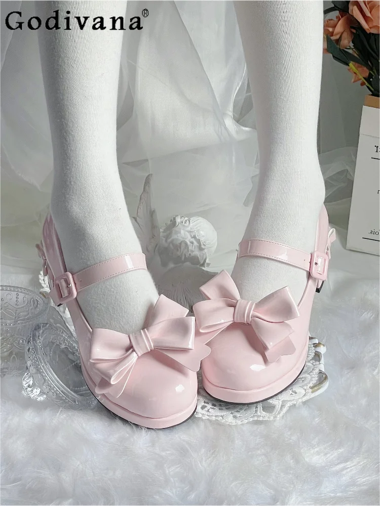 Soft cute girl Lolita original bow leather high heels round head thick heel elegant versatile Mary Jane women's single shoes
Soft cute girl Lolita original bow leather high heels round head thick heel elegant versatile Mary Jane women's single shoes