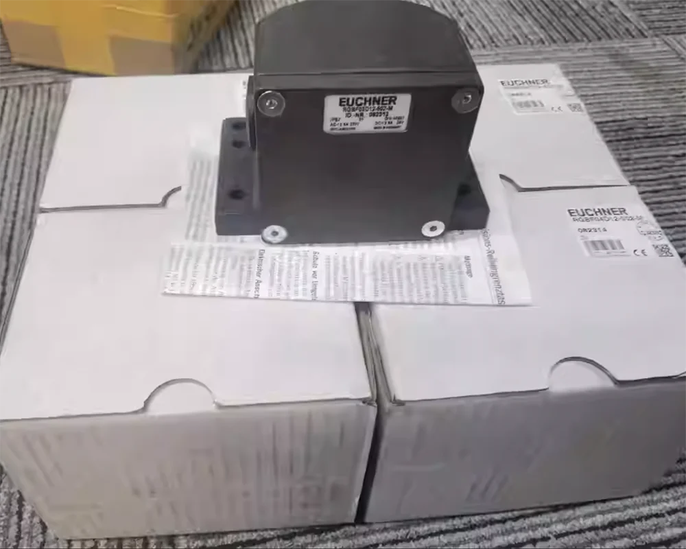1 шт. RGBF03D12-502-M НОВЫЙ, 100% гарантия качества
1 шт. RGBF03D12-502-M НОВЫЙ, 100% гарантия качества