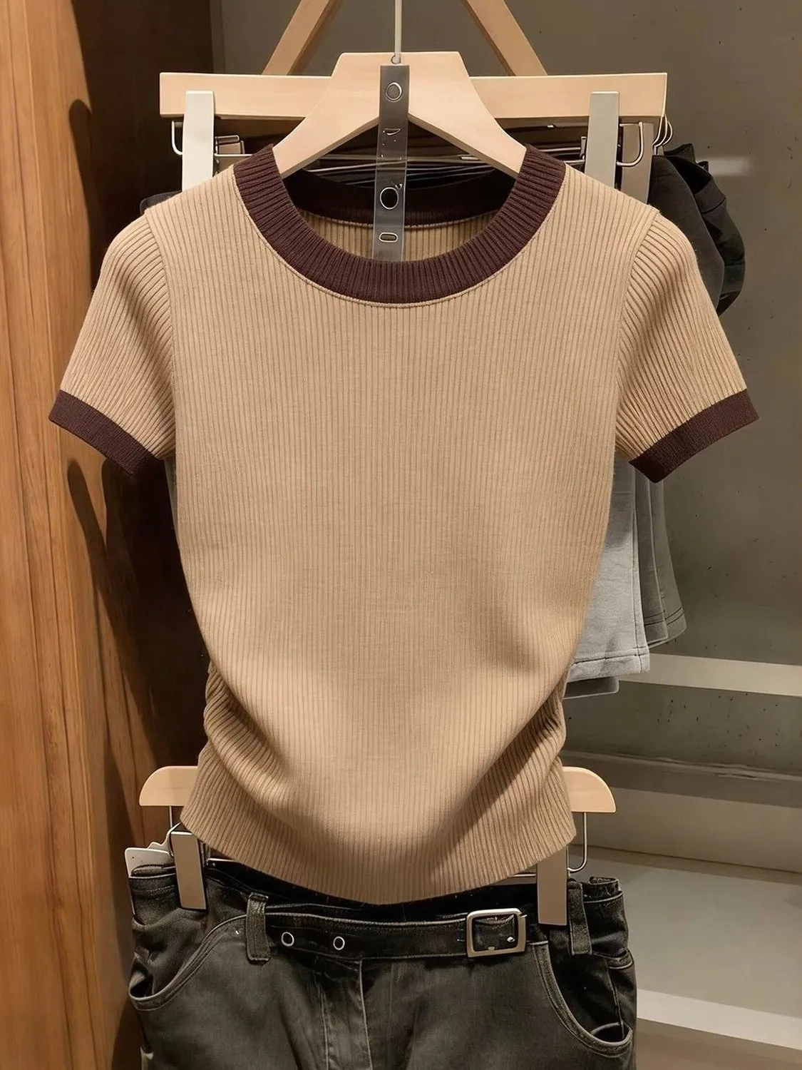 Oule Knitted Short Sleeve round Neck T-Shirt Women's Elastic Slim Fit Summer Top Color Block Texture Design Soft Fine Gauge
Oule Knitted Short Sleeve round Neck T-Shirt Women's Elastic Slim Fit Summer Top Color Block Texture Design Soft Fine Gauge