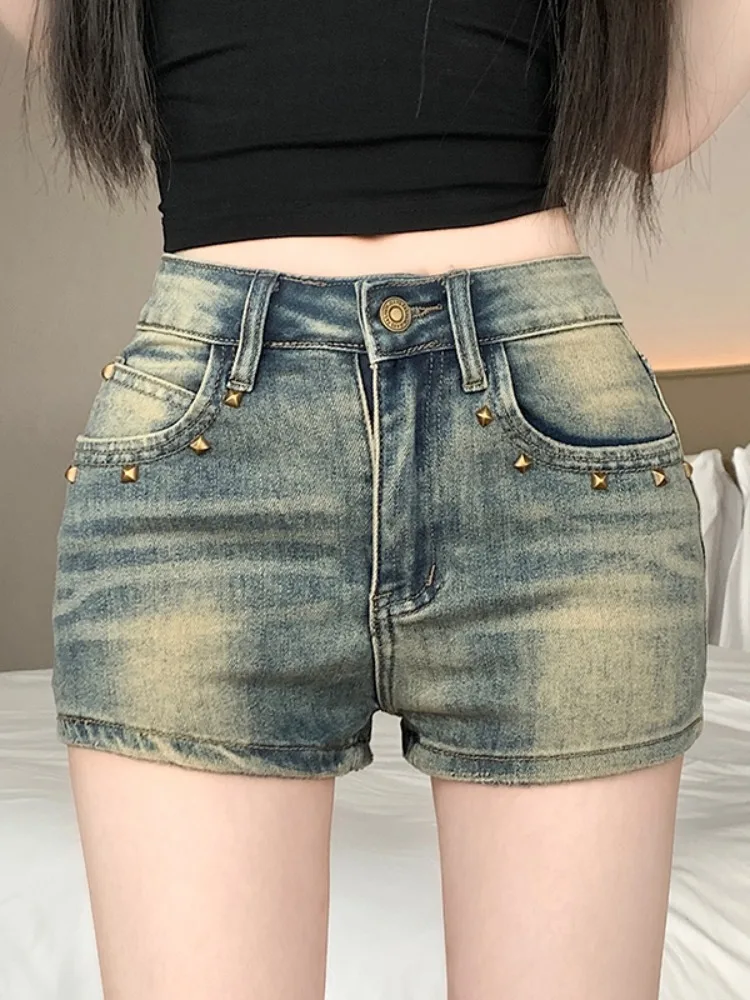 Retro Spicy Girl Buttoned Denim Shorts Women's Summer New High Waist Slimming Outerwear Sexy Trendy Base Layer Three-quarter ...
Retro Spicy Girl Buttoned Denim Shorts Women's Summer New High Waist Slimming Outerwear Sexy Trendy Base Layer Three-quarter ...