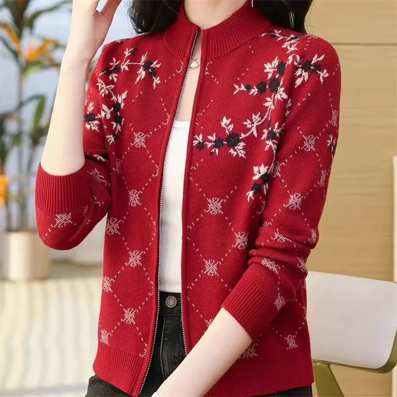 Short Jacquard Knitted Cardigan Jacket Ladies 2025 AutumnWinter New Sweater Coat Women's Fashion Overcoat Zipper Female Outwear
Short Jacquard Knitted Cardigan Jacket Ladies 2025 AutumnWinter New Sweater Coat Women's Fashion Overcoat Zipper Female Outwear