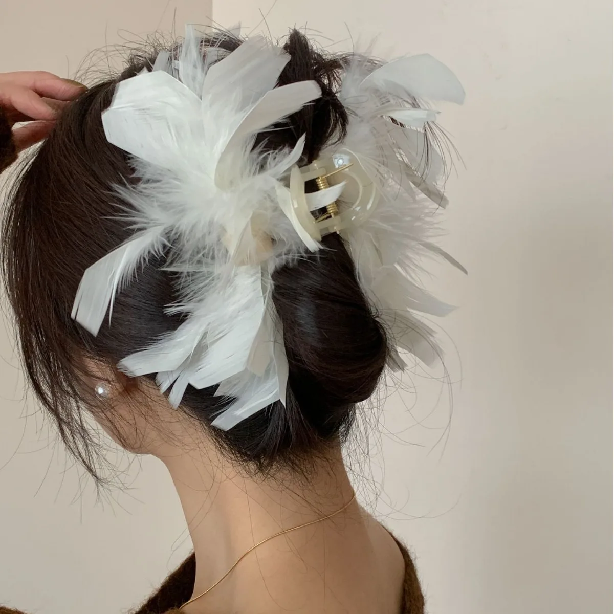 Large Feather Shark Hair Clip Premium Elegant Back of Head Updo Claw for Women Daily Chic Black
Large Feather Shark Hair Clip Premium Elegant Back of Head Updo Claw for Women Daily Chic Black