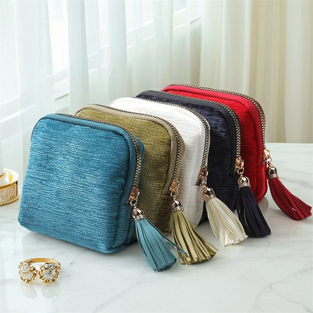 New Tassel Jewelry Bag Ring Pendant Bracelet Storage Bags 5 Compartment Zipper Fabric Pouch Gift Packaging Organizer Pouches
New Tassel Jewelry Bag Ring Pendant Bracelet Storage Bags 5 Compartment Zipper Fabric Pouch Gift Packaging Organizer Pouches