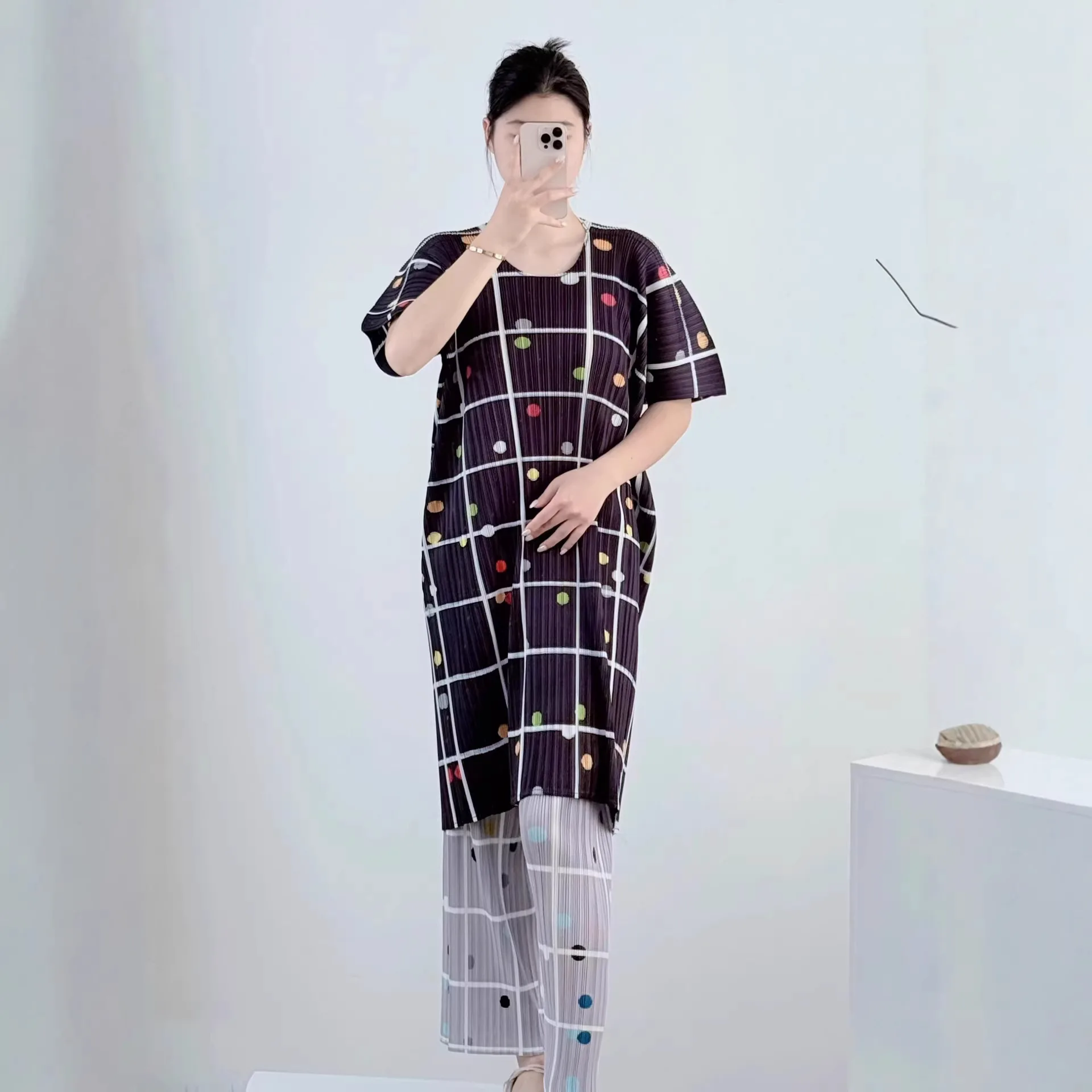 Pleated Polka Dot Plaid Printed Women Dress with Round Neck Short Sleeved Loose Plus Japanese Design Casual Dress
Pleated Polka Dot Plaid Printed Women Dress with Round Neck Short Sleeved Loose Plus Japanese Design Casual Dress
