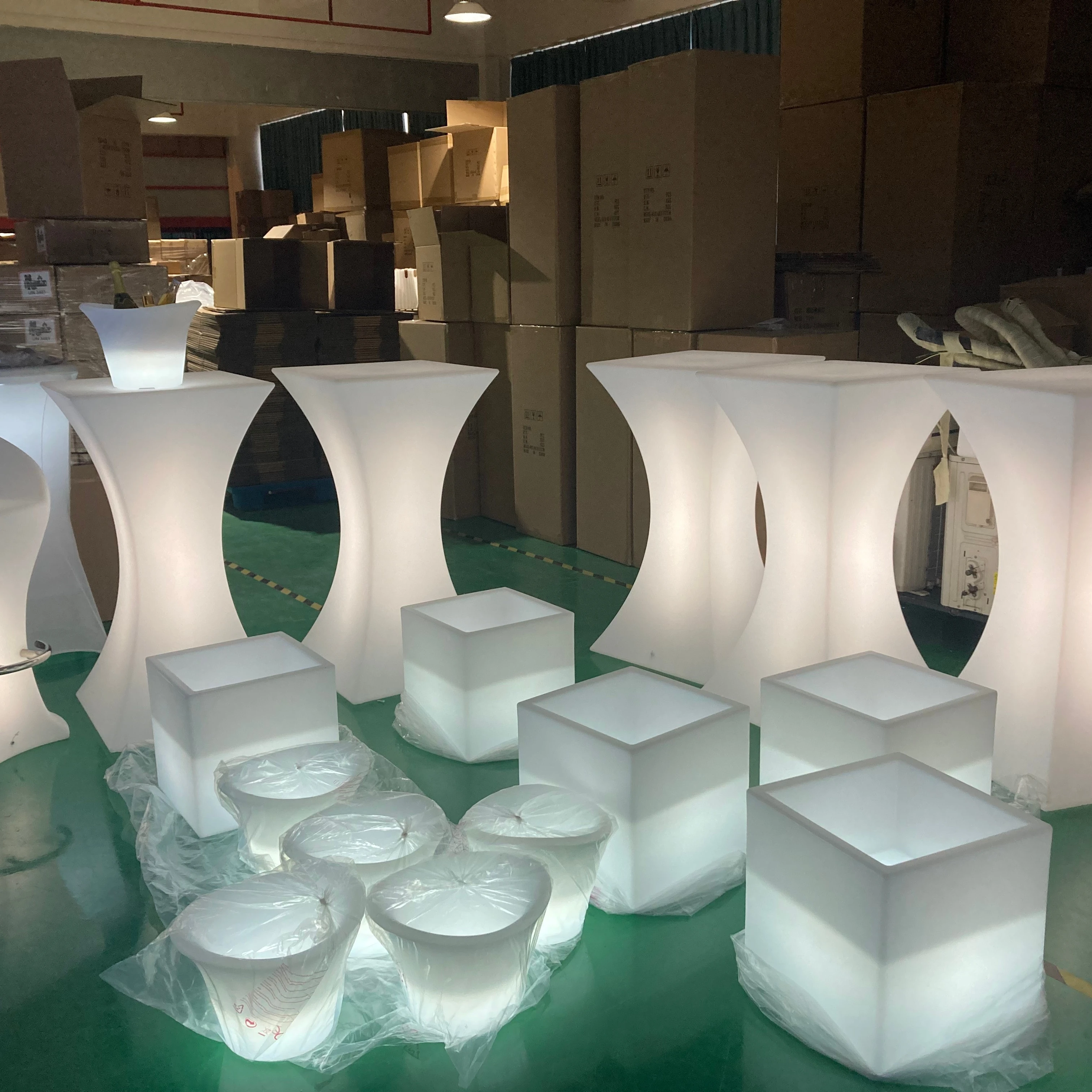 16 Color Changing Lighting Table Night Club Furniture Portable Outdoor Cocktail Table Lounge Furniture Bar Tables
16 Color Changing Lighting Table Night Club Furniture Portable Outdoor Cocktail Table Lounge Furniture Bar Tables