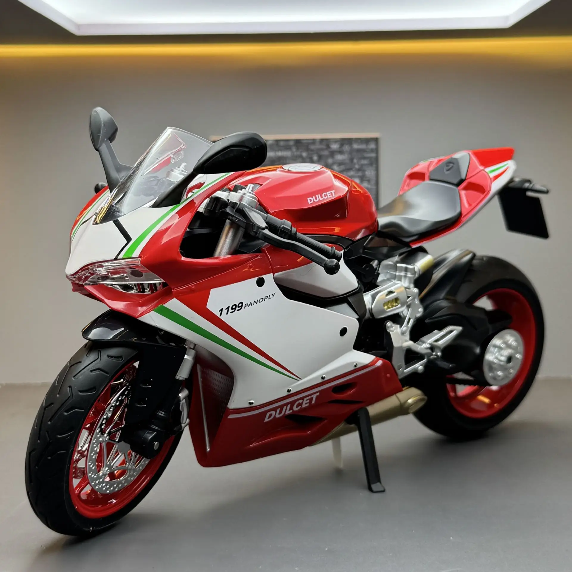1:9 1199 Panigale Alloy Racing Motorcycle Model Diecasts Metal Toy Street Sports Motorcycle Model Sound and Light Childrens Gift
1:9 1199 Panigale Alloy Racing Motorcycle Model Diecasts Metal Toy Street Sports Motorcycle Model Sound and Light Childrens Gift