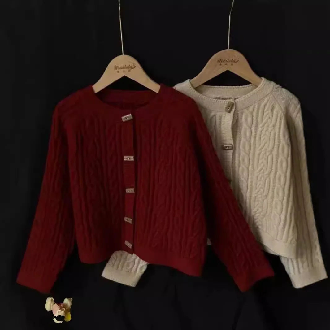 Girls Cardigan Sweater Simple Casual Fashion Sweater 2024 Fall New Children Foreign Style Sweater Korean Simple Style
Girls Cardigan Sweater Simple Casual Fashion Sweater 2024 Fall New Children Foreign Style Sweater Korean Simple Style