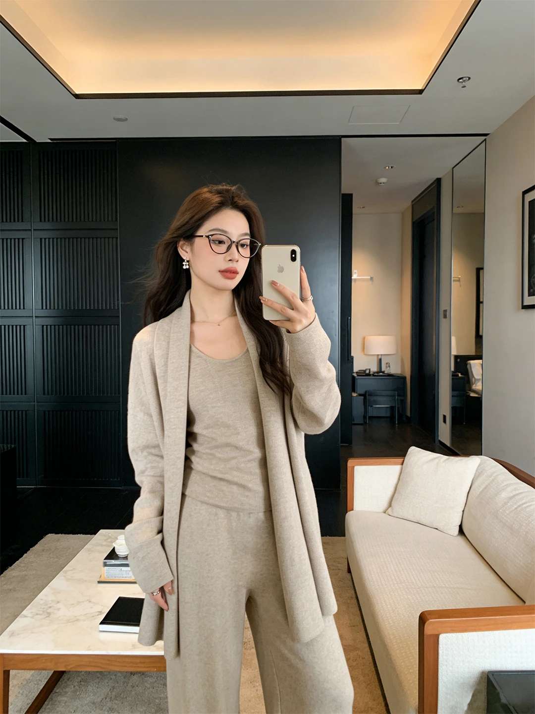 Soft Cozy Knitted Sweater Set Women's Three-Piece Lazy Style Slimming Outerwear Tank Top Wide Leg Pants Winter Fashion Ensemble
Soft Cozy Knitted Sweater Set Women's Three-Piece Lazy Style Slimming Outerwear Tank Top Wide Leg Pants Winter Fashion Ensemble