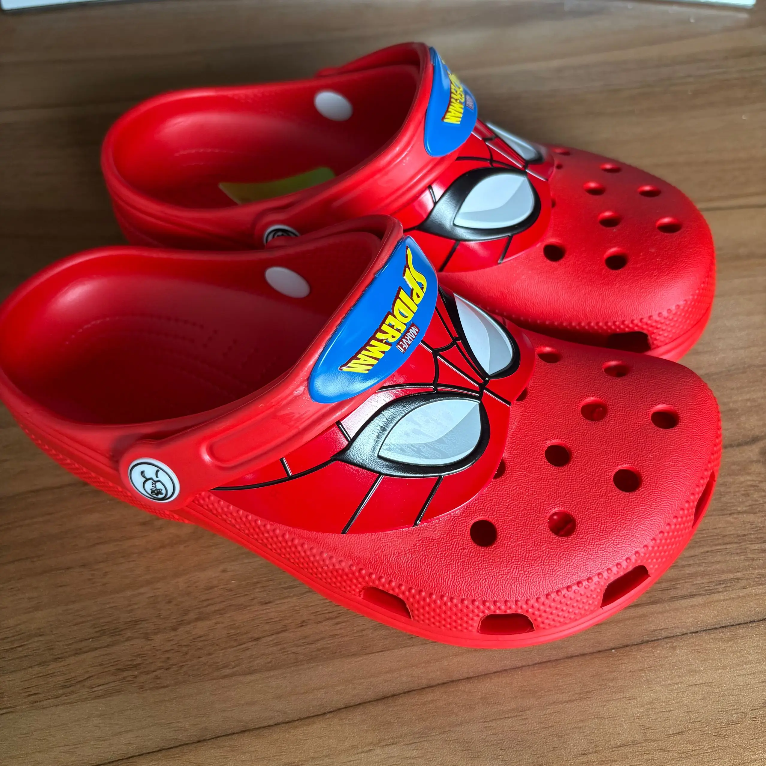 Cartoon Hole Sandals Slippers Red Boys Girls Beach Casual Shoes Breathable Jelly Garden HollowOut Eva Beach Shoes Christmas Gift
Cartoon Hole Sandals Slippers Red Boys Girls Beach Casual Shoes Breathable Jelly Garden HollowOut Eva Beach Shoes Christmas Gift