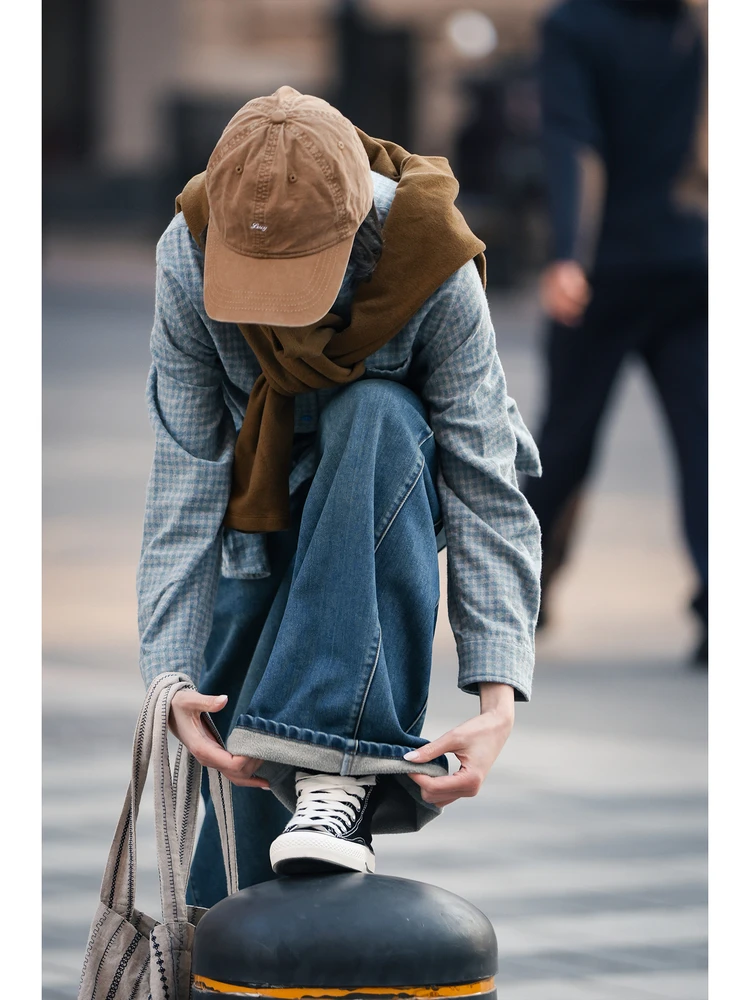 Женские джинсы в стиле ретро с флисовой подкладкой, неэластичные, из хлопка, теплые, удобные, прямого кроя, для повседневной носки осенью и зимой
Женские джинсы в стиле ретро с флисовой подкладкой, неэластичные, из хлопка, теплые, удобные, прямого кроя, для повседневной носки осенью и зимой