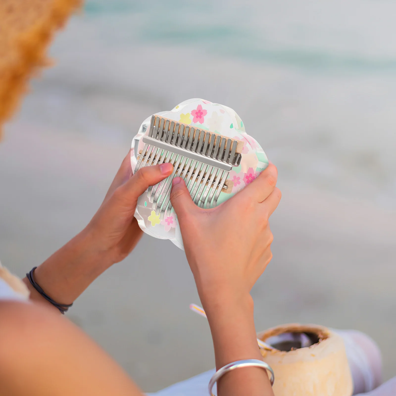 1Set Kalimba Mini Thumb Piano for Beginners Portable Small Music Instrument Lightweight Finger Piano Smooth Surface Ergonomic
1Set Kalimba Mini Thumb Piano for Beginners Portable Small Music Instrument Lightweight Finger Piano Smooth Surface Ergonomic