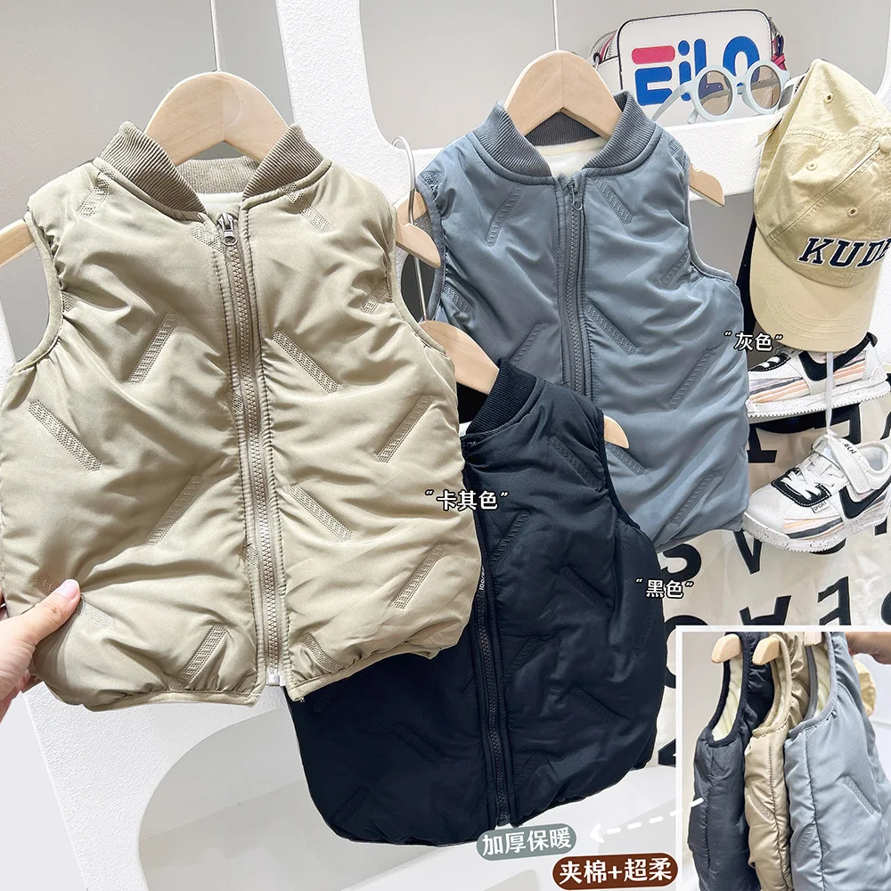 2025 new children's vest for autumn winter features thickened outer layer with soft waistcoat stylish liner for boys babies
2025 new children's vest for autumn winter features thickened outer layer with soft waistcoat stylish liner for boys babies