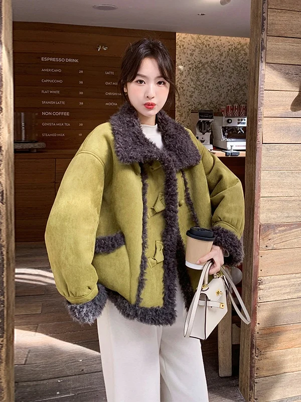 Thickened Fleece Lamb Fur Jacket Women's Short Style Warm Winter Outerwear Standard Version Casual Fashion Chinese Production
Thickened Fleece Lamb Fur Jacket Women's Short Style Warm Winter Outerwear Standard Version Casual Fashion Chinese Production