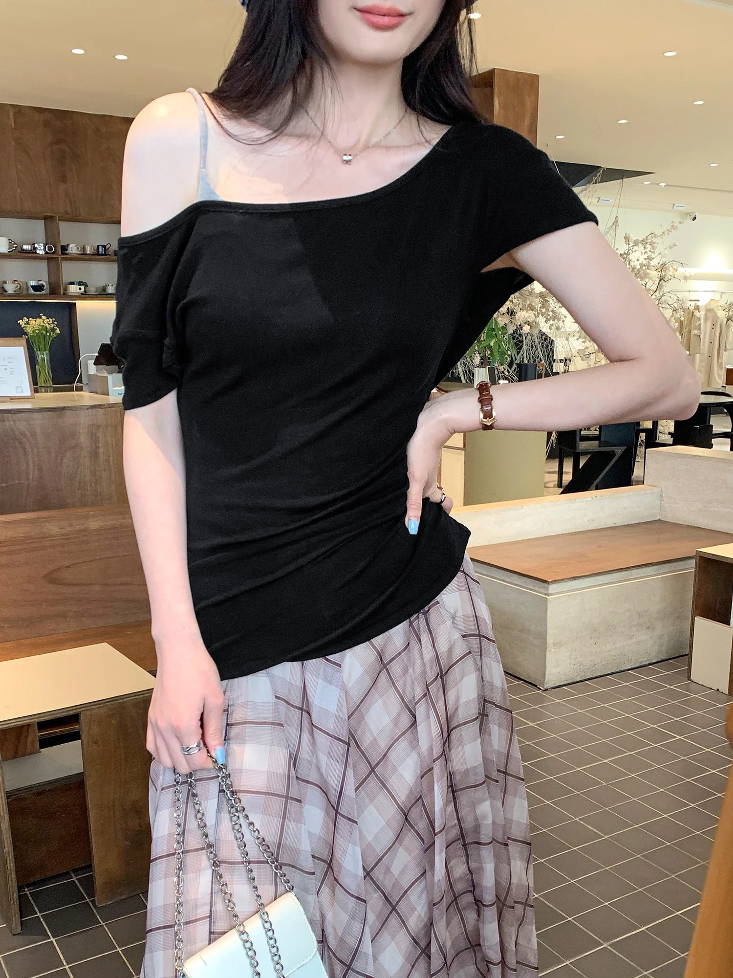 Lacele Tian Silk Wool Shoulder Bared Short Sleeve T Shirt Women's Spring New Design Sensation Standard Fit Pure Color Commute...
Lacele Tian Silk Wool Shoulder Bared Short Sleeve T Shirt Women's Spring New Design Sensation Standard Fit Pure Color Commute...