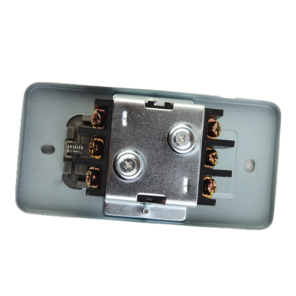 TBSS-330 3-Pole Push Button Switch 30A 3.7KW Motor Start Stop Device with Full Metal Sheet Body and Secure Terminal Wiring
TBSS-330 3-Pole Push Button Switch 30A 3.7KW Motor Start Stop Device with Full Metal Sheet Body and Secure Terminal Wiring