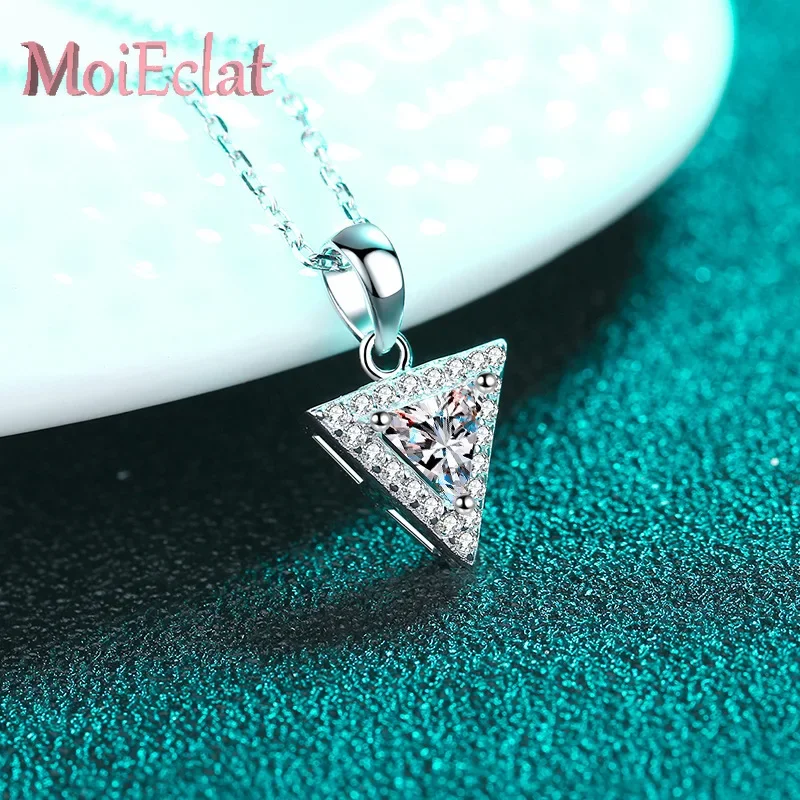 0.5ct/1ct Moissanite Triangle Full of Gemstones Pendants for Women, Luxury Platinum PT950 Necklace Fine Gothic Inspired Jewelry
0.5ct/1ct Moissanite Triangle Full of Gemstones Pendants for Women, Luxury Platinum PT950 Necklace Fine Gothic Inspired Jewelry