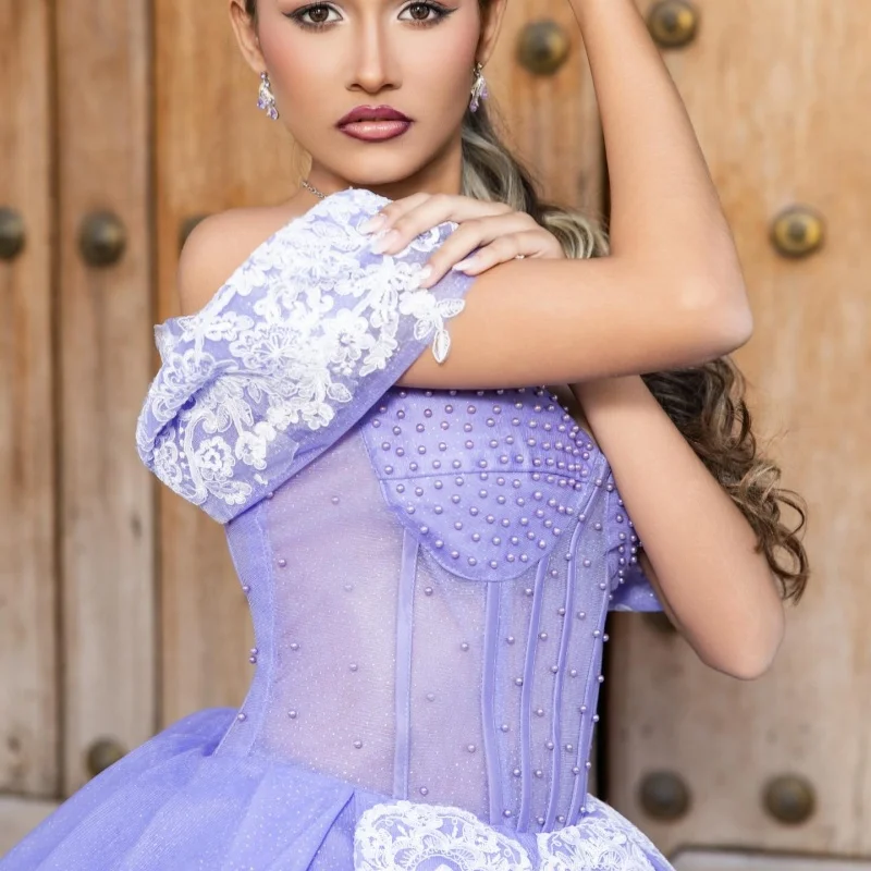 Lavender Quinceanera Dress off-shoulder Glitter Pearl Decal Lavender Long tail vestidos de 15 Quinceanera Customize
Lavender Quinceanera Dress off-shoulder Glitter Pearl Decal Lavender Long tail vestidos de 15 Quinceanera Customize