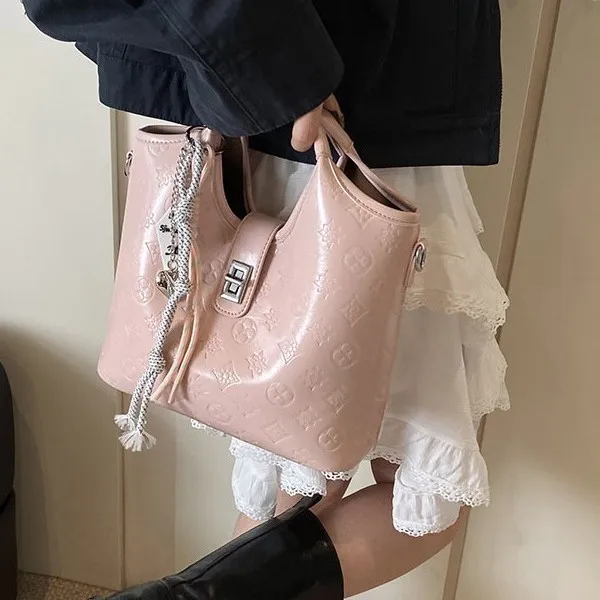 Vintage 2025 Canvas Bucket Tote Bag - Retro Shoulder Purse for Women, Stylish Crossbody Boho Handbag with Leather Trim
Vintage 2025 Canvas Bucket Tote Bag - Retro Shoulder Purse for Women, Stylish Crossbody Boho Handbag with Leather Trim