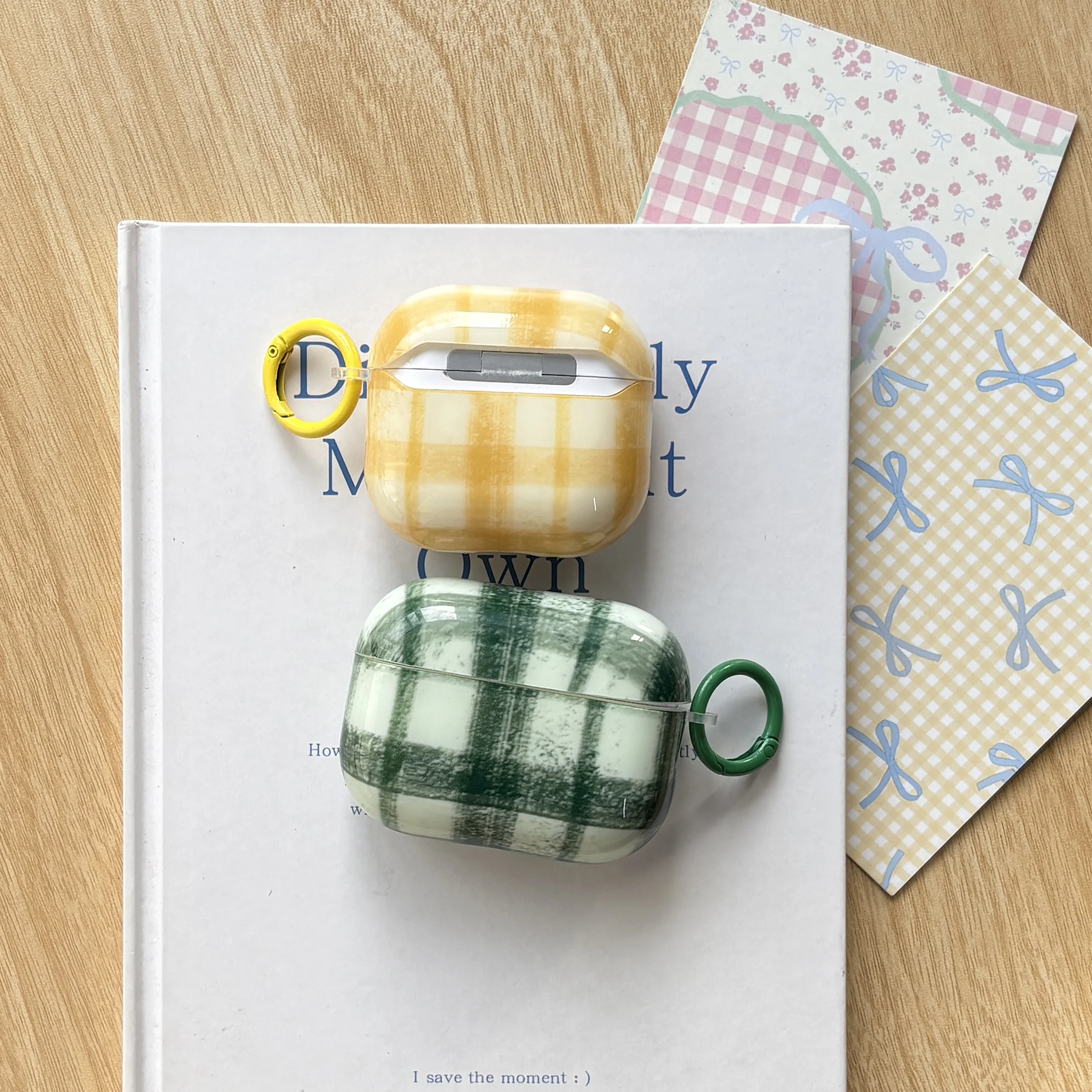 Шикарный модный желто-зеленый защитный чехол для наушников в клетку с нерегулярным клетчатым узором, подходит для AirPods Pro3 Pro2 1 2 3 4 Pro
Шикарный модный желто-зеленый защитный чехол для наушников в клетку с нерегулярным клетчатым узором, подходит для AirPods Pro3 Pro2 1 2 3 4 Pro