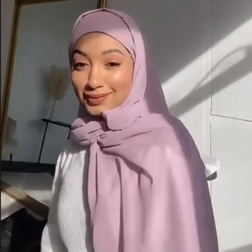 Two Piece Set Chiffon Hijab And Matching Adjustable Jersey Undercap Scarves Shawls For Women
Two Piece Set Chiffon Hijab And Matching Adjustable Jersey Undercap Scarves Shawls For Women