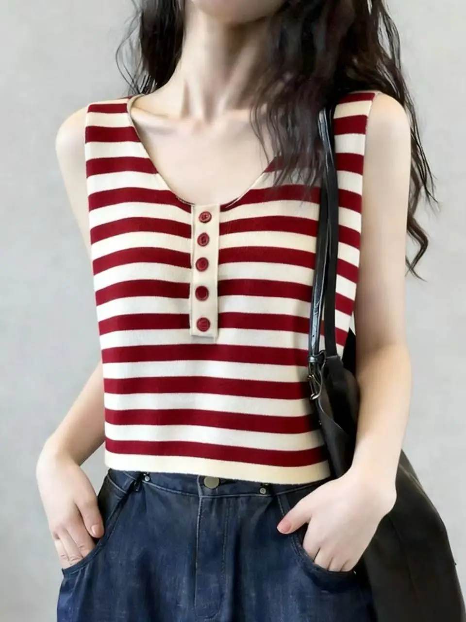 Spring Summer 2026 Thai Sle V-Ne Striped Knitted ort Svel Top Women's Vest Outerwear High Elastici Straight Cut
Spring Summer 2026 Thai Sle V-Ne Striped Knitted ort Svel Top Women's Vest Outerwear High Elastici Straight Cut