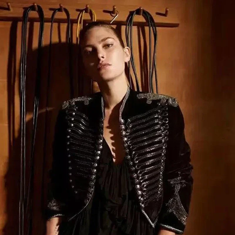 New heavy British court nail bead wind coat costly favors the double breasted with velvet brief paragraph small coat
New heavy British court nail bead wind coat costly favors the double breasted with velvet brief paragraph small coat