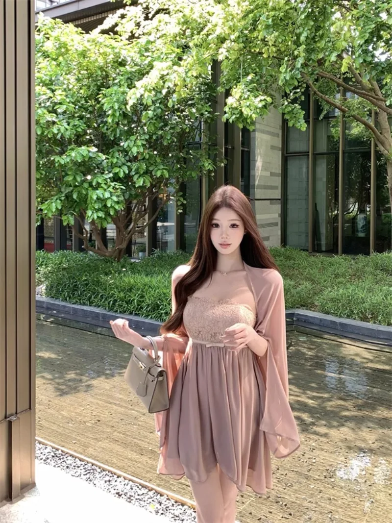Pure Sexy Suit Women's Summer Lace Strapless Slim Dress Long-sleeved Shawl Coat Two-piece Set Fashion Female Clothes
Pure Sexy Suit Women's Summer Lace Strapless Slim Dress Long-sleeved Shawl Coat Two-piece Set Fashion Female Clothes