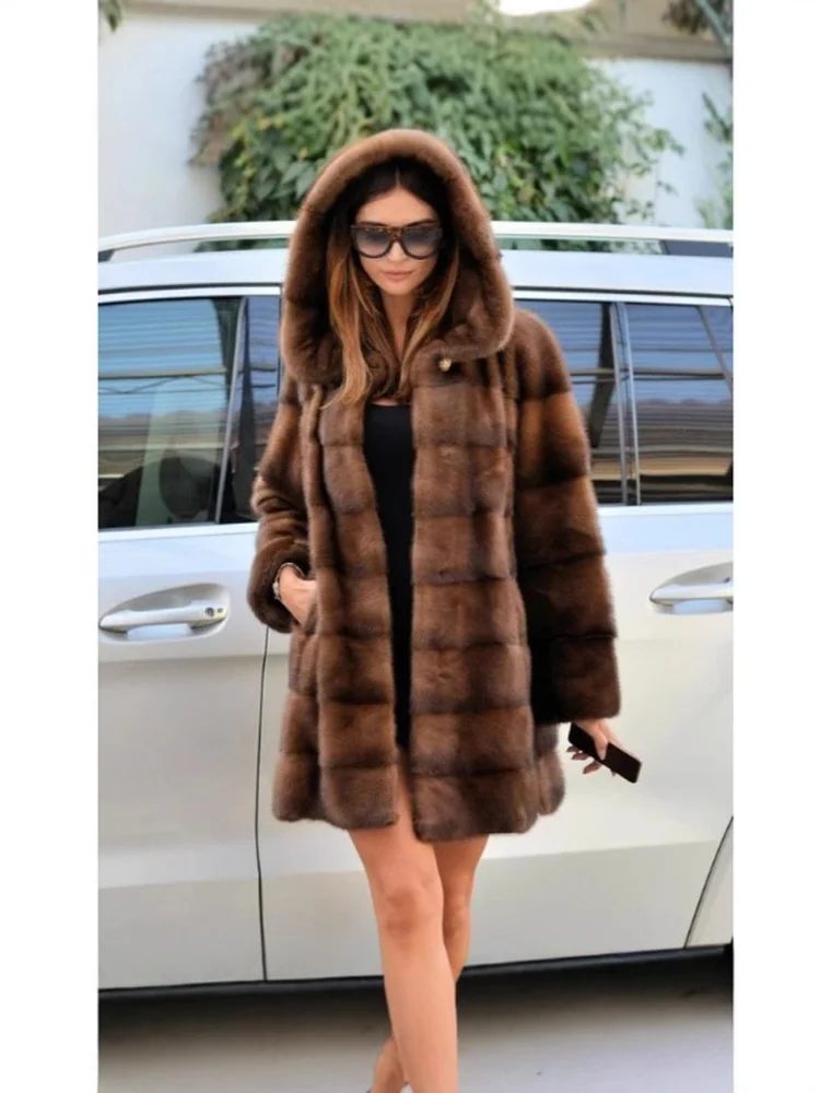 Европейско-американское модное элегантное зимнее теплое синтетическое меховое мягкое гладкое великолепное пальто с капюшоном для поездок на работу и свиданий верхняя одежда
Европейско-американское модное элегантное зимнее теплое синтетическое меховое мягкое гладкое великолепное пальто с капюшоном для поездок на работу и свиданий верхняя одежда