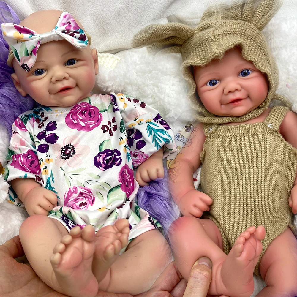 Realistic Full Body Silicone Reborn Baby Girl/Boy 43cm Open Blue Eyes Vivienne Newborn Lifelike Weighted Doll for Nanny Training
Realistic Full Body Silicone Reborn Baby Girl/Boy 43cm Open Blue Eyes Vivienne Newborn Lifelike Weighted Doll for Nanny Training