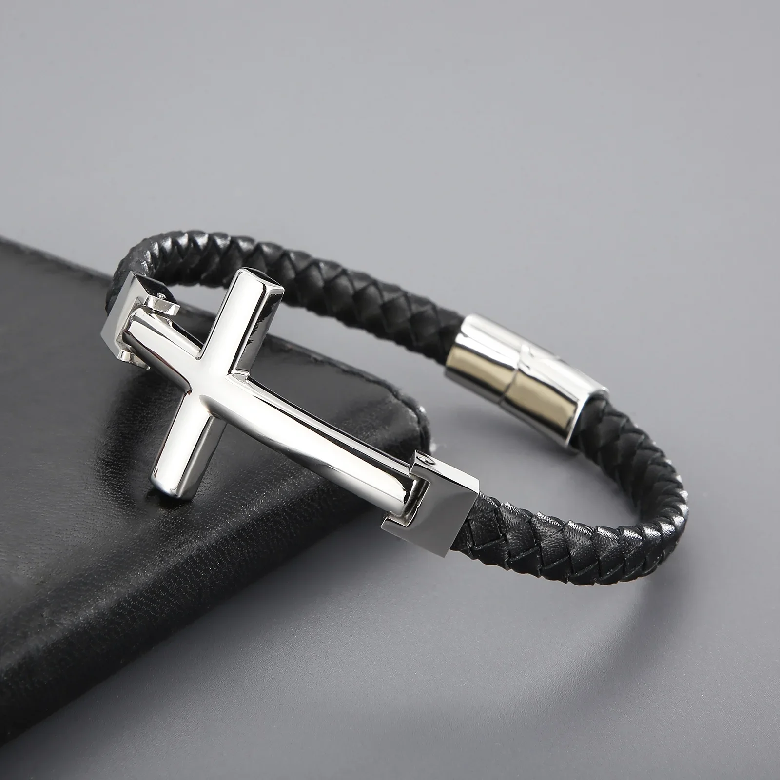 Fashion Genuine Leather Bracelet For Men Gold Silver Color Stainless Steel Cross Charm Bracelets Punk Jewelry Gift
Fashion Genuine Leather Bracelet For Men Gold Silver Color Stainless Steel Cross Charm Bracelets Punk Jewelry Gift
