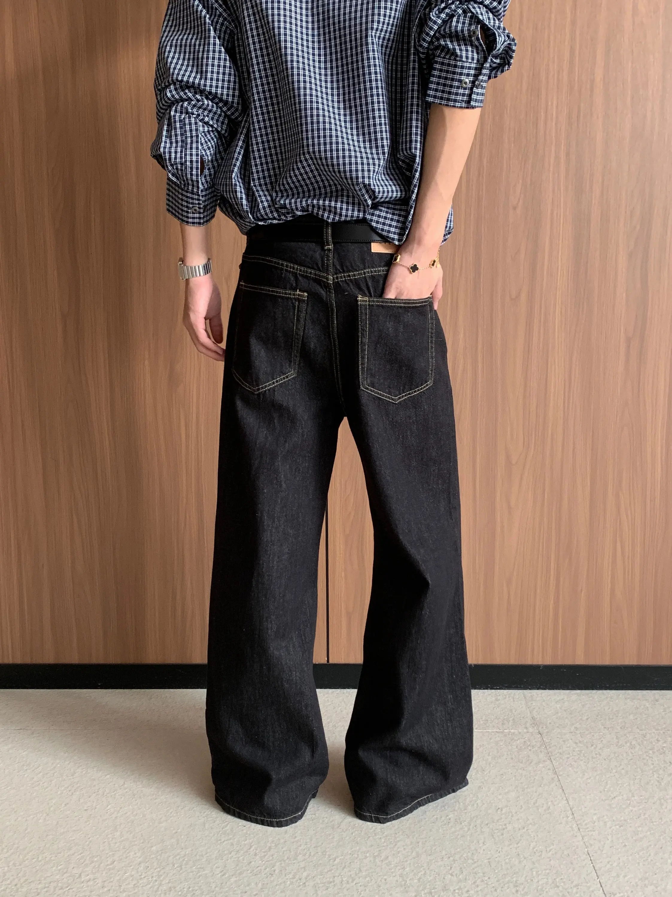 Retro American Sle Jeans High Street Loose Wide Leg Pants Casual Wear for Men And Women Youth Faion Denim Jeans
Retro American Sle Jeans High Street Loose Wide Leg Pants Casual Wear for Men And Women Youth Faion Denim Jeans